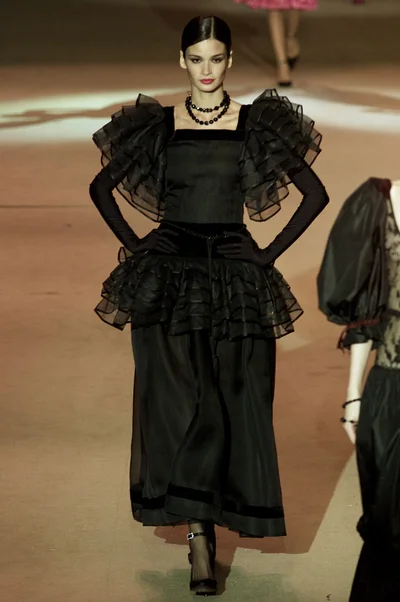 Look 100